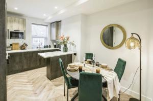 Modern duplex flat at Barons Court station