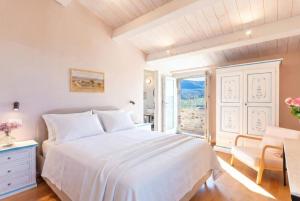Luxury Villa in Val dOrcia Private Tuscan Oasis By TripCare