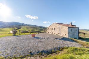 Luxury Villa in Val dOrcia Private Tuscan Oasis By TripCare