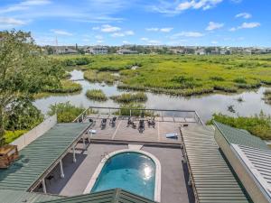 Sunset Suite l Pool l Waterfront Deck