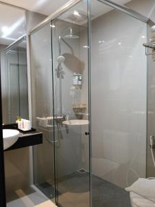 Sunflower Hotel Syariah near Juanda Airport