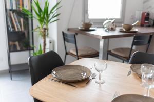 Appartment close to city center, AC and car park