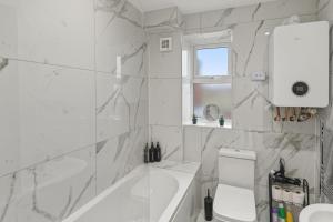 Chic & Comfortable 3-Bedroom Stay