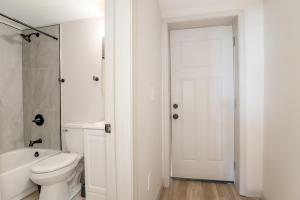 Lions Lair - 1 BR 1 BA Home Coffee Smrt TV Wifi