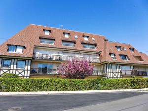 Apartment Le Surcouf-4 by Interhome