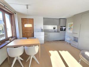 Apartment Tgiesa Alva by Interhome