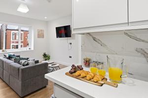 3BR Chic Stay for Families Friends & WorkTrips