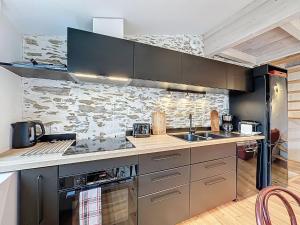 Apartment Le Saint Gilles by Interhome