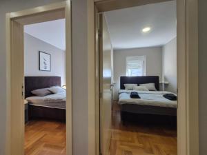 Vukov Spomenik Two-Bedroom Apartment with Terrace