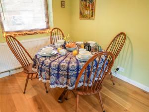 17 Demesne Gardens