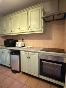 Galway City Townhouse 1 minute walk from everything