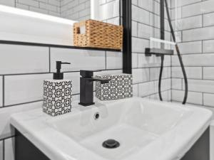 Premium 2Bed Solihull Parking Near NEC,BHX,JLR Sleeps 5