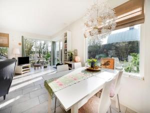 Holiday Home Noordwijk near Beach & Sauna