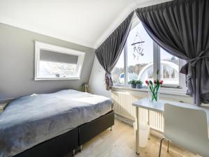 Holiday Home Noordwijk near Beach & Sauna