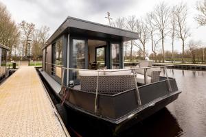 Welcome in - Houseboat - Paviljoenwei 4 - Sneek Boatique Sneek
