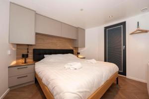 Welcome in - Houseboat - Paviljoenwei 4 - Sneek Boatique Sneek