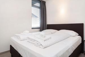 Welcome in - Beneden appartement direct aan het Sneekermeer met tuin