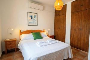 Casa Teresa - Terraza Privada con Vistas de San José y Zona Tranquila