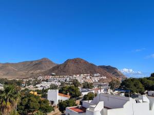 Casa Teresa - Terraza Privada con Vistas de San José y Zona Tranquila