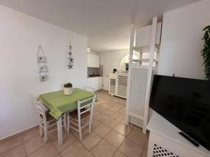 NG Collection Laconia 12