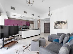 Marina Breeze 2BR Escape in Cayan