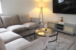 Luxury Barn With Private Wood-Fired Hot Tub