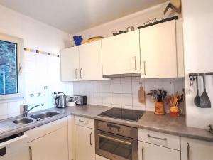 Apartment Les Mandariniers-2 by Interhome