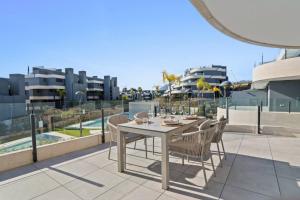 Luxury Oasis 325 Apartment with Pool, Spa, Beach and Golf