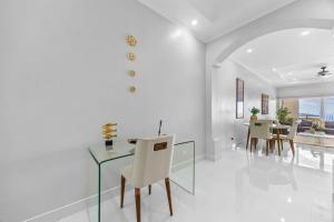 2 BR, Luxury Condo, Two Pools, Ocean Views