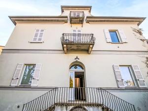 Apartment Le Gemme-4 by Interhome