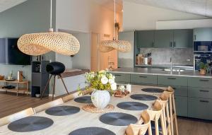 5 Bedroom Nice Home In Hadsund