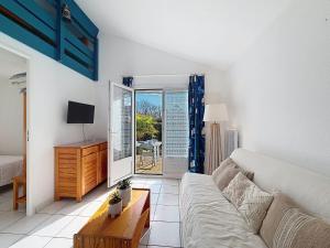 Apartment Le Clos des Chênes-2 by Interhome