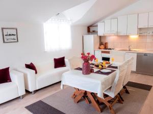 Apartment Solo by Interhome