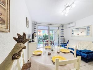 Apartment Les Calanques du Parc-10 by Interhome