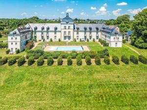 Apartment Le Château de Kergonano-27 by Interhome