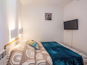 Apartment Les Coteaux de la Nartelle-35 by Interhome