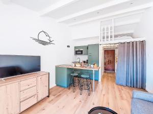 Studio Hauts de la Madrague-14 by Interhome