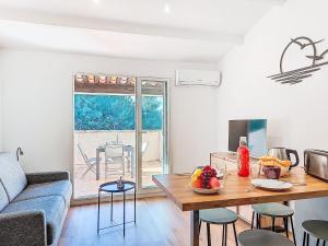 Studio Hauts de la Madrague-14 by Interhome