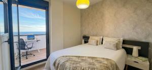 Premium Penthouse - Sea Views - Sunny Terrace & Pool - Golf