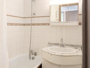 Appart. confort 6 pers, balcon sud, pied des pistes - FR-1-807-83