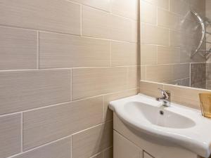 Studio moderne pour 4 pers, balcon sud, proche piste, résidence Roc Rouge - FR-1-807-107