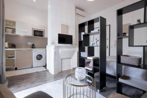 Milano - new, charming, AC, close Palais&Beach