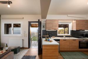 Alkiona Cozy Mountain Retreat with Stunning Views By Greece Apartments