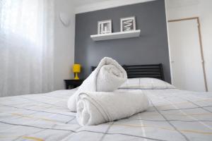 Majestic Green Tone - Disneyland - Free Parking