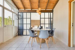 Casa rural La Caprichosa with private swimming pool