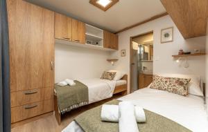 Beautiful Home In Privlaka