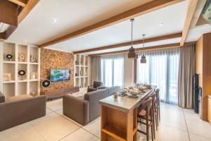 Casa Elevé & Mederra - 3BR Designer Villas