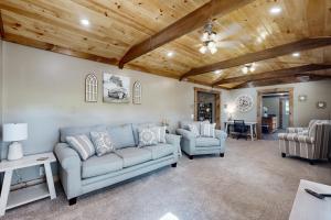 4 Mi to Dtwn Morganton! Family Retreat with Patio