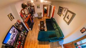 Bright, Comfortable, Chic Flat in London