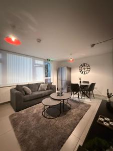 Contemporary 4 Bed Garden Flat in Bermondsey